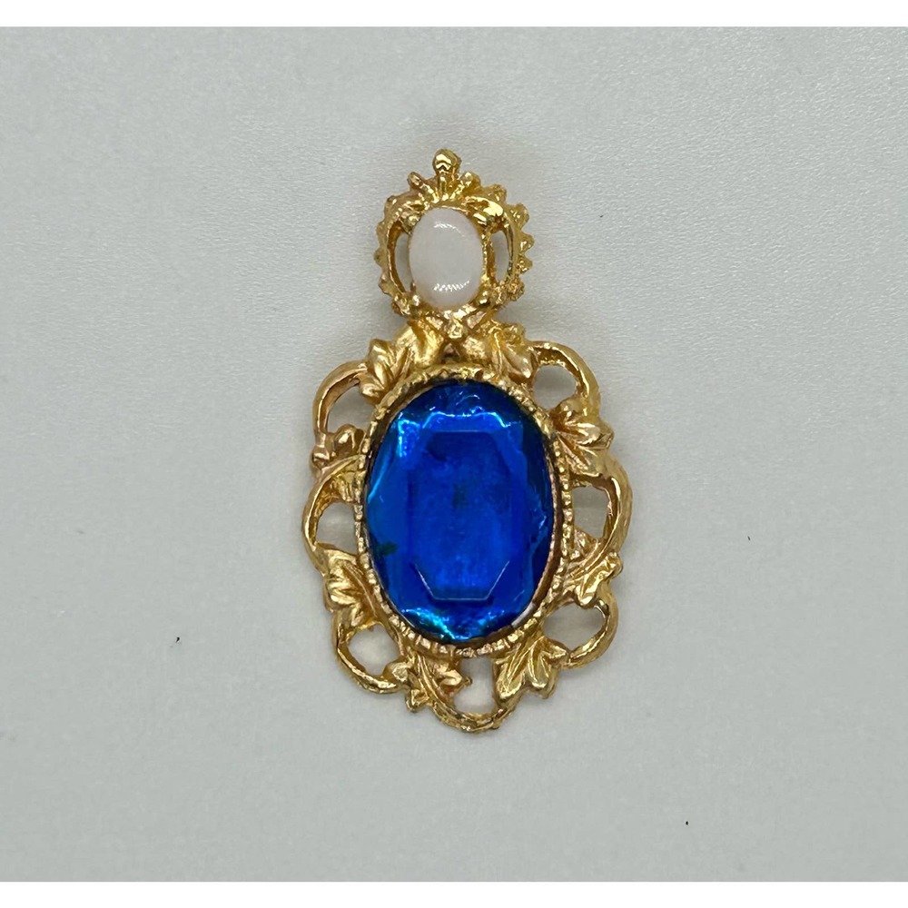 VINTAGE Gold Tone Sapphire Blue Lucite Jewel Gem Vine Art Nouveau Pendant Domed